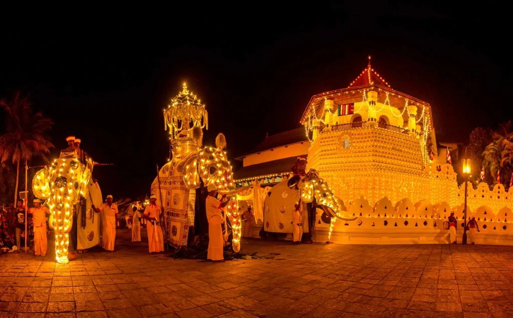 Temple of the Tooth, Kandy